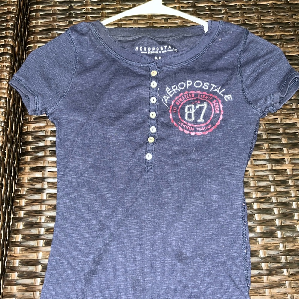 blue shirt